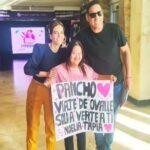 Francisco Saavedra Instagram - Les comparto el momento de la salida del hotel para nuestra cuarta noche de @elfestivaldevina 🤩 Gracias siempre por tanto cariño. Ahí vamos una vez más con @marigodoyibanez ❤️