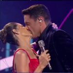 Francisco Saavedra Instagram - ¡Vamos con todo!: Así fue el beso entre Pancho y María Luisa. El festival latino más grande del mundo #Viña2024 ⭐🤩 Del domingo 25 al viernes 1 de marzo 🗓️ #Viña2024 🎤 La energía que nos levanta por las pantallas de #Canal13 y todas sus plataformas 📲💻📺