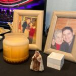 Francisco Saavedra Instagram - A minutos de comenzar la tercera noche de @elfestivaldevina les comparto algo muy personal, que me emociona mucho: el altar de mis seres queridos que me acompañan siempre, en cada momento. Nanita Luchi y tía Viole, las llevo conmigo ❤️