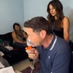 Francisco Saavedra Instagram - Antes de salir a la última noche de @elfestivaldevina, les comparto algunas palabras junto a mi hermoso equipo que ha hecho posible que estemos estas seis noches en la Quinta Vergara ❤️
