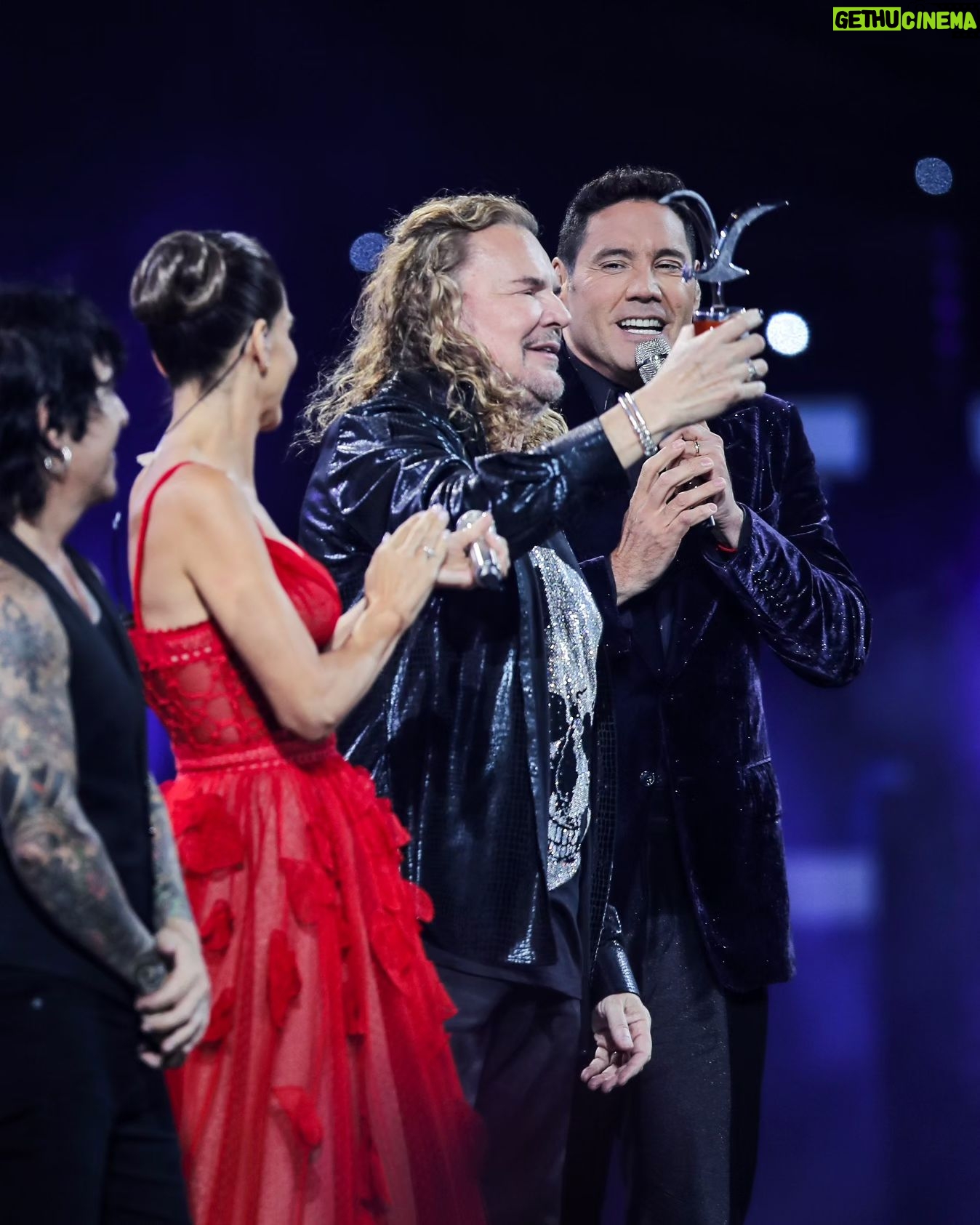 Francisco Saavedra Instagram - Qué tremenda noche estamos viviendo hoy en @elfestivaldevina. Encantados con @manaoficial, el humor de @doncomedia y Men At Work que ahora sacude a la Quinta con su sonido. ¡Gracias por ser parte del festival latino más grande del mundo! ❤️ 📸 @jtlanta