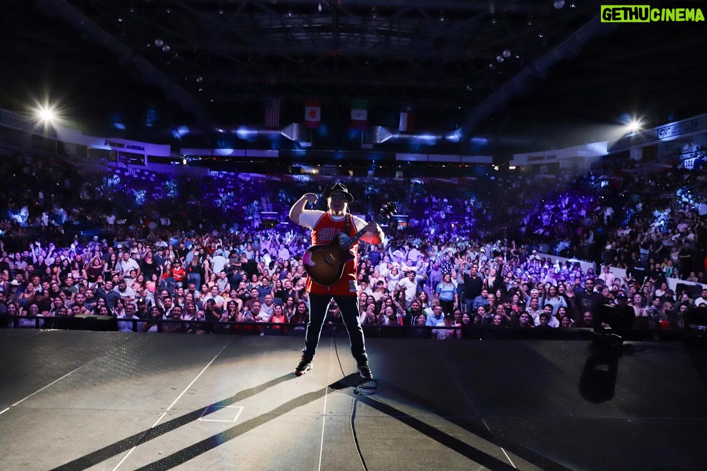 Franco Escamilla Instagram - Ya sea Hidalgo o McAllen, la raza siempre nos apoya. ¡Gracias por viajar conmigo a 1995!