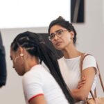 Freema Agyeman Instagram - •Posted @withregram• @lyrichammersmith Step inside the rehearsal room of #GodOfCarnageLyric coming soon from 01 Sep. @bbcdoctorwho and Dreamland star Freema Agyeman returns to the stage for this blistering dark comedy along with Ariyon Bakare (@darkmaterialsofficial), Dinita Gohil (The Father and the Assassin) and Martin Hutson (Small Island). Book tickets from £10 now at the link in our bio. 📷 @_otherrichard #YasminaReza #ChristopherHampton #GodOfCarnage #DoctorWho #HisDarkMaterials #AriyonBakare #DinitaGohil #MartinHutson #LyricHammersmithTheatre