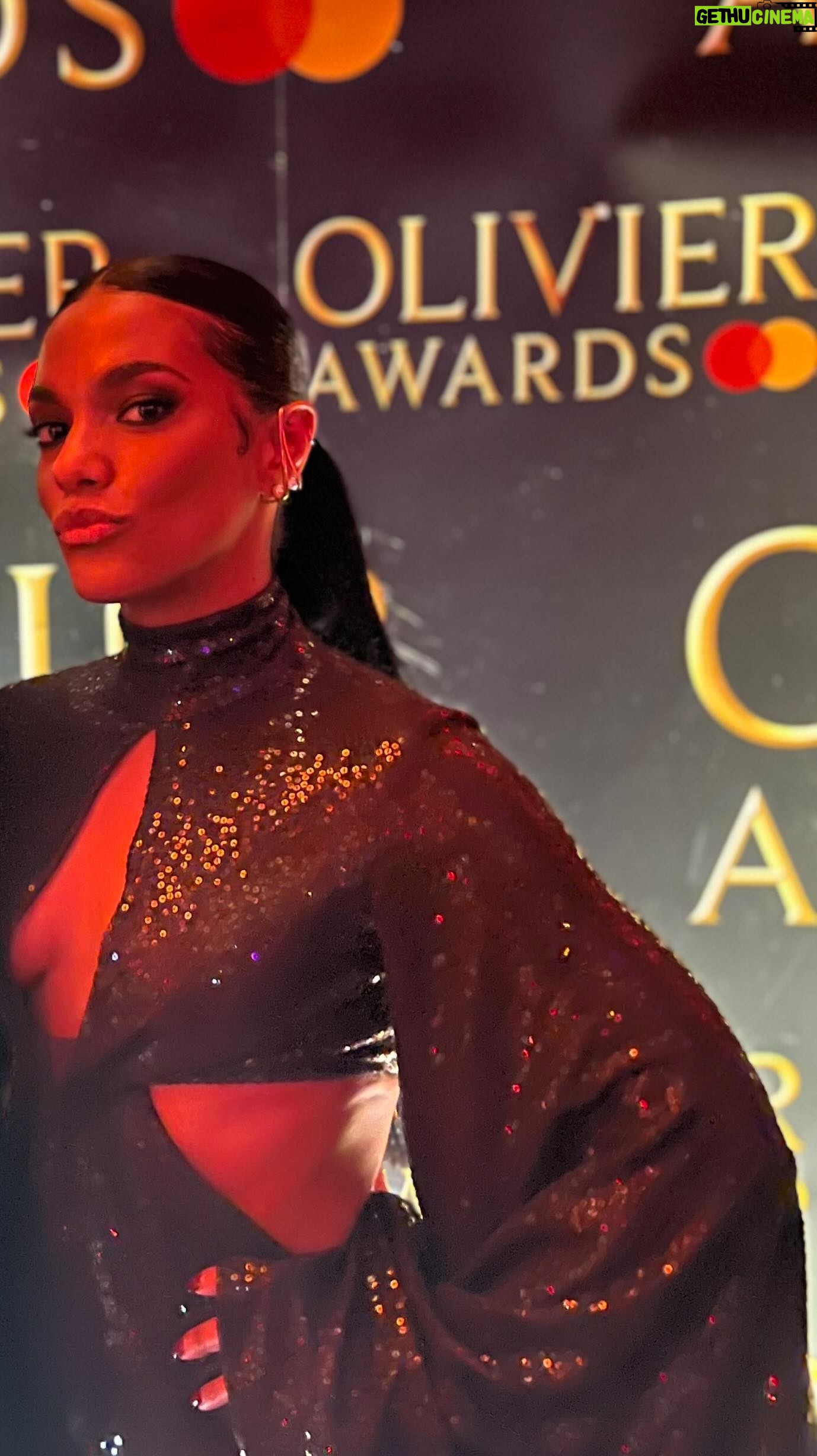 Freema Agyeman Instagram - More BTS in celebration of my team of angels!! My epic GLAM FAM!!!! Including the one shooting the vid! Thank you for capturing content and keeping mah bubbles flowing @hanaasakharemua ππ₯π«§ #oliviers