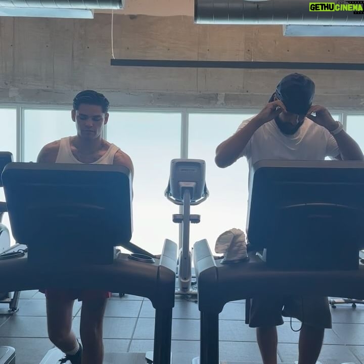 French Montana Instagram - Me and champ getting ready for our next fight, bet on yourself 🥊 @kingryan