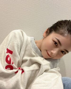 Fuka Koshiba Instagram - 皆様、2023年も大変お世話になりました😊✨
⁡
今年は「天使の耳」から始まり、
「波よ聞いてくれ」
「転職の魔王様」
「フェルマーの料理」
「あきない世傳　金と銀」
⁡
そして、
「ゴチになります！」のレギュラー出演や
CM出演などなど、
⁡
皆様に嬉しいお知らせを沢山出来て、
作品をお届けすることが出来て
本当に充実した1年でした✨
⁡
いつも観てくださっている、
応援してくださっている皆様、
本当にありがとうございましたm(_ _)m✨
⁡
2024年は「大奥」から始まり、
皆様にどんなご報告が出来るのか
今からワクワクしております☺️
⁡
あっ！
ゴチも残留が決まりましたっっ🙌
ので、「ゴチになります！25」も
よろしくお願いします✨
⁡
では皆様、
良いお年をお迎えください😊