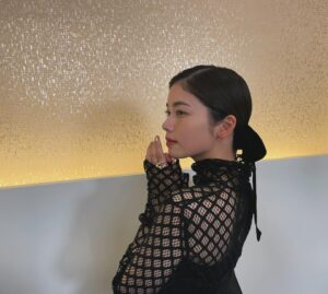 Fuka Koshiba Instagram - お知らせです📢

2025年大河ドラマ「べらぼう〜蔦重栄華乃夢噺〜」で、
吉原の老舗妓楼・松葉屋を代表する遊女＂花の井＂を演じさせて頂きます☺︎

大河ドラマには初めて出演させて頂くので、とてもとても緊張しております…！！
色々勉強させて頂きながら、精一杯頑張りたいと思いますので、待っていて下さいね(｡・・｡)

皆様に嬉しいご報告が出来て本当に嬉しいです☺️

頑張りますっっ✨

#大河ドラマ
#べらぼう
