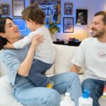 Fulya Zenginer Instagram - Sizinle uzun süredir severek paylaştığım Bizim ailecek cildimiz Bioderma Atoderm serisini artık hepiniz çok iyi tanıyorsunuz diye düşünüyorum💙 Özellikle mevsim değişikliklerinde kuruyan cildimiz için ailecek çözümümüz. Cildi nemlendiriyor, besliyor ve en önemlisi cilt bariyerini güçlendiriyor. Cilt kuruluğuna karşı benim ailem Atoderm! #CiltKuruluğunaKarşıBenimAilemAtoderm #isbirligi @biodermaturkiye 💙