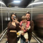 Fulya Zenginer Instagram – Onu bırakıp dışarı çıkacağımız için hiç bozulmuyor canım evladım.
Örnek biri anlayış desen var🫠🫠😅
Haksız mıyım? 😁