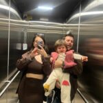 Fulya Zenginer Instagram – Onu bırakıp dışarı çıkacağımız için hiç bozulmuyor canım evladım.
Örnek biri anlayış desen var🫠🫠😅
Haksız mıyım? 😁