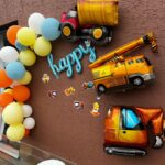 Fulya Zenginer Instagram - Milan 2 yaşında 🎂 İnstagram 100 foto koymama izin versede rahatlasam daha çoook güzel fotolar var 🥲 Bu sene de evde tatlı güzel bir kutlama yaptık Milankuşa, tabii ki inşaat araçları temalı 🥳 İyi ki var canımız oğlumuz❤️