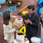 Fulya Zenginer Instagram - Milan 2 yaşında 🎂 İnstagram 100 foto koymama izin versede rahatlasam daha çoook güzel fotolar var 🥲 Bu sene de evde tatlı güzel bir kutlama yaptık Milankuşa, tabii ki inşaat araçları temalı 🥳 İyi ki var canımız oğlumuz❤️