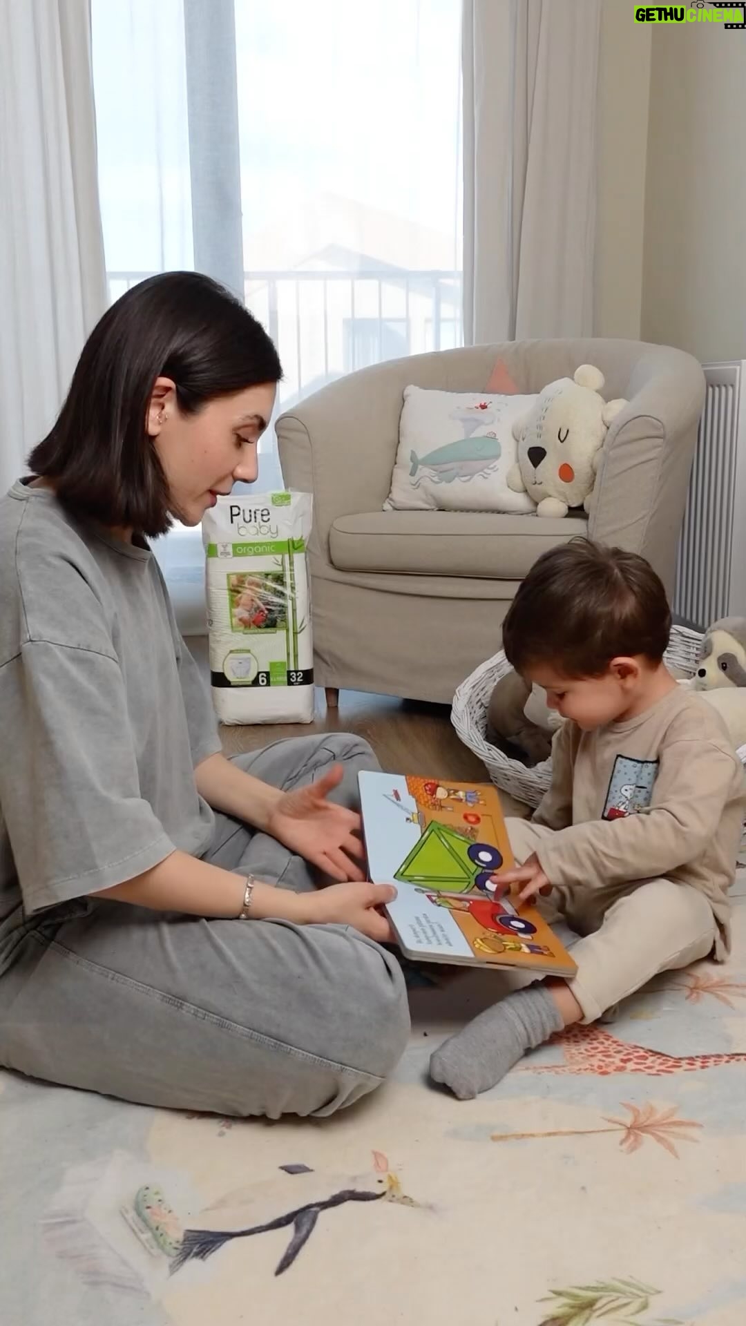 Fulya Zenginer Instagram - Sevginin en saf ve organik hali, çocuk sevgisi…💙 @babypuretr #işbirliği