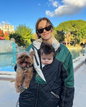 Fulya Zenginer Instagram - Beni anne yapan tüm çocuklarıma teşekkürler❤️
Hayatımdaki anlam arayışımın içini doldurdunuz evlatlarım 🧿
Ve tümm fıstık mamilerimin , tanıdığım, tanışmasakta  hayatına dokunduğum, hayatıma dokunan , bi yerlerde kendi mücadelesini veren canım anneler her gününüz sağlık ve neşeyle geçsin ❤️