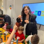 Fulya Zenginer Instagram – Geçtiğimiz 23 Nisan SuperKids ile inanılmaz keyifli bir etkinlik gerçekleştirdik.❤️ Minik katılımcı arkadaşlarımla birlikte Converse boyama atölyesinde buluştuk ve bir birinden keyifli anlar yaşandı.☺️ Sizinle de bu fotoğrafları paylaşmak istedim. Umarım bir sonraki aktivitemizde yeniden bir araya geliriz.
@superkidscomtr @converse.turkiye #işbirliği