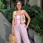 Fulya Zenginer Instagram – Alaçatı gün 1 🌸
Çocuğu uyutup instagrama düşenler burada mı?🙂‍↔️