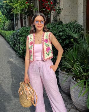 Fulya Zenginer Instagram - Alaçatı gün 1 🌸
Çocuğu uyutup instagrama düşenler burada mı?🙂‍↔️