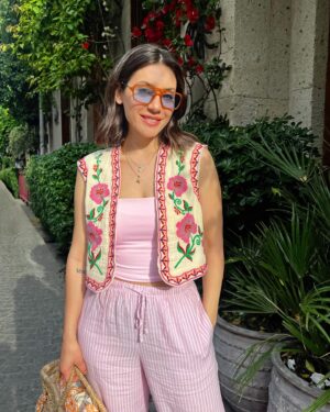Fulya Zenginer Instagram - Alaçatı gün 1 🌸
Çocuğu uyutup instagrama düşenler burada mı?🙂‍↔️