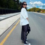 Fulya Zenginer Instagram – Bizimlesin diyor musunuz ? 🙂‍↔️
Valla ben sevdim bu kombini ☺️
#ootd