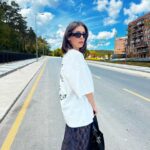 Fulya Zenginer Instagram – Bizimlesin diyor musunuz ? 🙂‍↔️
Valla ben sevdim bu kombini ☺️
#ootd