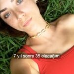 Fulya Zenginer Instagram - 35 demeye alışmam lazım sanırım çünkü az kalmış🥲 Bu arada ben en çok 30 larımı sevdim kafam daha oturdu insanları kırmaktan korkmadan net oldum bu da bana hayatta konfor sağladı. Kıyaslarsanız sizin en sevdiğiniz yaşlarınız hangisi ?☺️