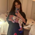 Fulya Zenginer Instagram - Beni anne yapan tüm çocuklarıma teşekkürler❤️ Hayatımdaki anlam arayışımın içini doldurdunuz evlatlarım 🧿 Ve tümm fıstık mamilerimin , tanıdığım, tanışmasakta hayatına dokunduğum, hayatıma dokunan , bi yerlerde kendi mücadelesini veren canım anneler her gününüz sağlık ve neşeyle geçsin ❤️