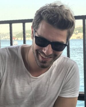 Furkan Palalı Instagram - Farklı olmak için değil, mutlu olmak için yaşa 😉😎