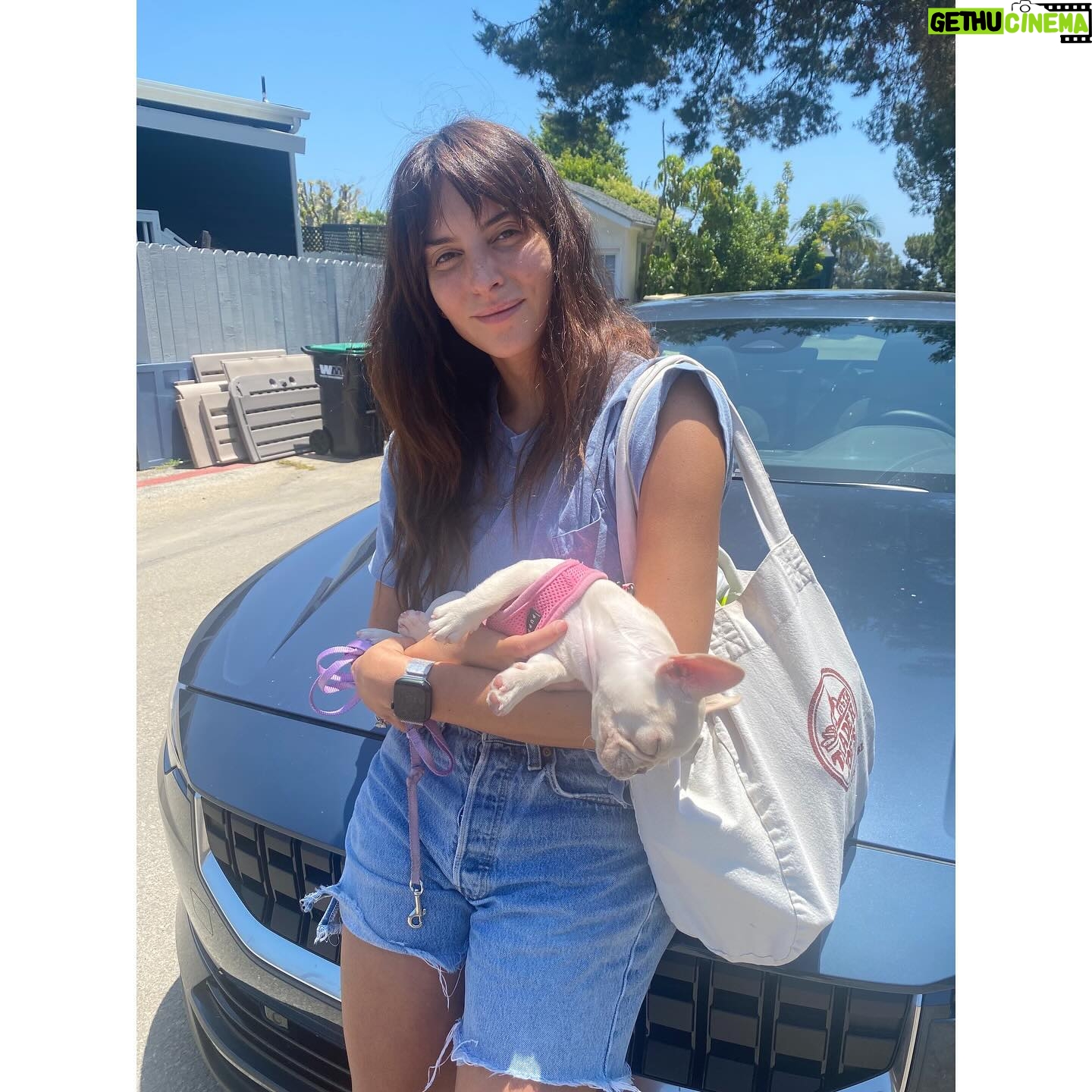 Génesis Rodríguez - 29.7K Likes - Things I miss right now in no particular order
1. the bangs.
2. Charlie
3. my guys