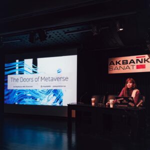 Gözde Mutluer Instagram - @akbanksanat 🎈
#SanatveTeknolojiSeminerleri