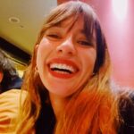Gözde Mutluer Instagram – Bütün yıldan önüme ne geldiyse buraya yığma girişimim eleye eleye bu şekilde sonuçlandı. Asla seçemedim. Aslında arada buraya yüklesem böyle sıkışmazdım. Şimdi yeni yıla bir saat kala sıkıştım böyle neyse, sizi şöyle alalım başköşe ruhhallerim ruheşlerim🕺🏻 #2023  Herkese mutlu seneler! 🌼