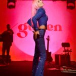 Gülşen Instagram – Aslında gitsek ya biz daha ileri.. 💙