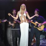 Gülşen Instagram – Cahide’de, “yaz bitmesin” dedirten bi şahane gece daha🥂
Sizi çok seviyorum🤍