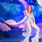 Gülşen Instagram – Harbiye’de dün akşam yaşananlara ay ve yıldızlar şahit.
Bu fotoğraflar, izi hiç silinmeyecek bir günden, birbirimize olan aşkımızı tekrar tekrar ilan edişimizin sadece bir kaç yansıması.. 
Sizi çok seviyorum.
🌙✨🌞☁️