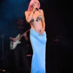 Gülşen Instagram - İzmir, Aşığım, hayranım her bir zerrene..🧜‍♀️