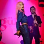 Gülşen Instagram - Aslında gitsek ya biz daha ileri.. 💙