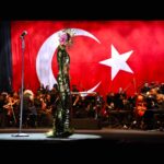Gülşen Instagram - Sönmez bu şafaklarda yüzen al sancak 🇹🇷🌞