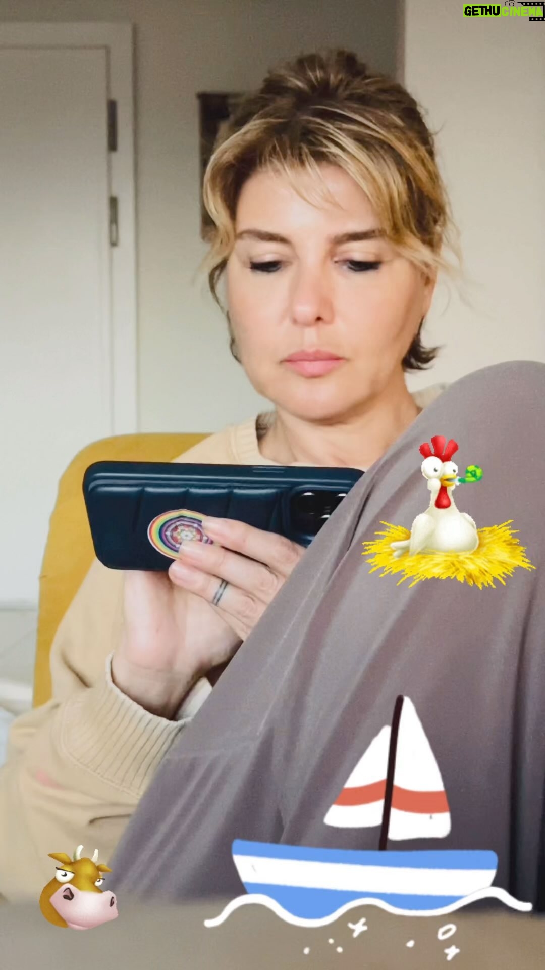 Gülben Ergen Instagram - Pazar günü #hayday 🐓 günümdür :)