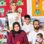 Gülben Ergen Instagram - Yıllardır kanayan yaramız… Ülkemizde #sma hastası çocuk ve onun ailesi olmak. Hele deprem bölgesinde korkunç felaketi bu acıyla harmanlamak. Düşünün Evinizi, işinizi, hayallerinizi kaybederken, evladınız gözlerinizin önünde boyun bükerek ilacını bekliyor. Benim umudum var. Defalarca tedavisi için yurtdışına gidebilen, ilaç parasını birleştirdiğimiz ailelerim oldu. Lütfen @sma.ezelpeker in annesini iyi dinleyin. Lütfen az/çok demeyin damlaya damlaya göl oluyor. #sağlıkbakanlığı #smahastalığı #smahastalarıi̇laçbekliyor