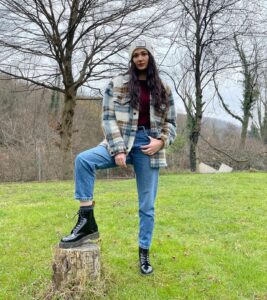 Gülsim Ali Instagram - Beremi görünce otomatik olarak şarkı söylemeye başlıyorsunuz ; Arı vız vız vız, arı vız vız vız, arı vız vız vız diye dolaşır 🎵 Photo by : @baroonez 💐