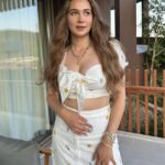 Gülsim Ali Instagram - Uzun zamandır yapmak istediğim şeyi yaptım, @ahmetcobain ve ekibine güvendim ve işte karşınızda yenilenmiş bir 🌹✨