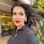 Gülsim Ali Instagram - #wowzabyselen GÜLSİM🌹 Saç @no3hairmakeupstudio / @emreisik_no3 Ruj @armanibeauty Lıp power 400 Allık @armanibeauty Neo nude 51 Mascara @diorbeauty Diorshow Pump N Volume 090 Kaş @benefitturkiye Fluff up brow mascara Concealer @esteelauderturkiye Double Wear Stay-in Place 1C Light Highlighter @sensaibeauty @beymen Hc01 Far @narsissist Stargaze Eyeshadow palette