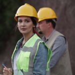 Gülsim Ali Instagram – Hoşçakal öğretmen kızı, hoşçakal çiçek kızım…Gönül Dağı türküsünün bende yeri apayrı, bu projeden önce de sürekli bıkmadan usanmadan dinlerdim, bir gün bir senaryo geldi adı “Gönül Dağı”. İlk bölümü okudum ve bu işte oynamak istiyorum, Dilek ben olmalıyım dedim, ve öyle de oldu. İyi ki de olmuş ♥️ çok güzel bir Anadolu masalının prensesi oldum. Ben sizden, siz de benden bir parça oldunuz. İki sene reyting rekorları kıran ve birinciliği böylesine hak eden bir işte oynamak, ben ve ailem adına mutluluk ve gurur vesilesi oldu. 
Dilek nereye ait olduğunu bilmiyordu, annesinden başka kimsesi yoktu,şimdiyse geride koskoca bir aile bıraktı. O,görevini tamamladı ve bu güzel “Anadolu Masalın’dan” göçtü. Beni böylesine sevdiğiniz, desteklediğiniz ve hep hayal ettiğim gibi ailenizden biri olarak gördüğünüz için size minnettarım. Bu projeyi hayata geçiren başta @trt ailesi olamak üzere , yapımcımız Sn; Ferhat Eşssiz, sevgili yönetmenlerimiz @yahya_samanci ve @aslikahramman ’a ve Tüm oyuncu arkadaşlarıma  teşekkür ederim, bundan sonraki yolculuğunuz daha da güzel geçsin, herşey istediğiniz ve hayal ettiğiniz gibi olsun inşallah .
Ve canım ekibim, sizler de iyi ki varsınız; prodüksiyon, reji, kamera grubu , hazırlık ve diğer  güzel kalpli tüm çalışma arkadaşlarım,umarım yollarımız tekrar kesişir, hepinizin ismi aklımdan geçiyor şu an, ama yazsam buraya sığdıramam. Siz kendinizi biliyorsunuz, yaptığınız herşey için, her zaman yanımda olduğunuz için teşekkür ederim.

“Herkese içindeki iyilik kadar iyi bir hayat dilerim.” 
Hoşçakalın