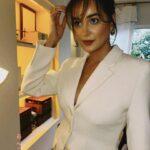 Gülsim Ali Instagram - Full white this night 🦢