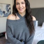 Gülsim Ali Instagram - Mutluluğumuz, sevgimiz, gülümsememiz eksik olmasın dileğiyle herkese Hayırlı Bayramlar 🍭 #RamadanMubarak