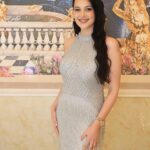Gülsim Ali Instagram – Thank you all so much for the amazing time Bulgaria 🇧🇬 

 “Lady Of The Year Ödülleri”nde Yılın Yurtdışında Başarılı Kadın Oyuncusu ödüle layık görüldüm ve bu beni çok çok mutlu ve onur etti. Doğup büyüdüğüm topraklardan aldığım ilk ödül. Nice mutlu ödüllere
Благодаря за тази специална награда на Меги Савова 💐 
Беше невероятна вечер, до нови срещи София , България 💕