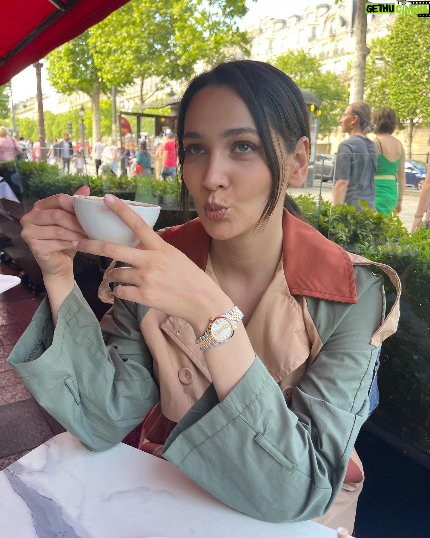 Gülsim Ali Instagram - Biraz geçmişe gidelim 💃🏻 #Paris