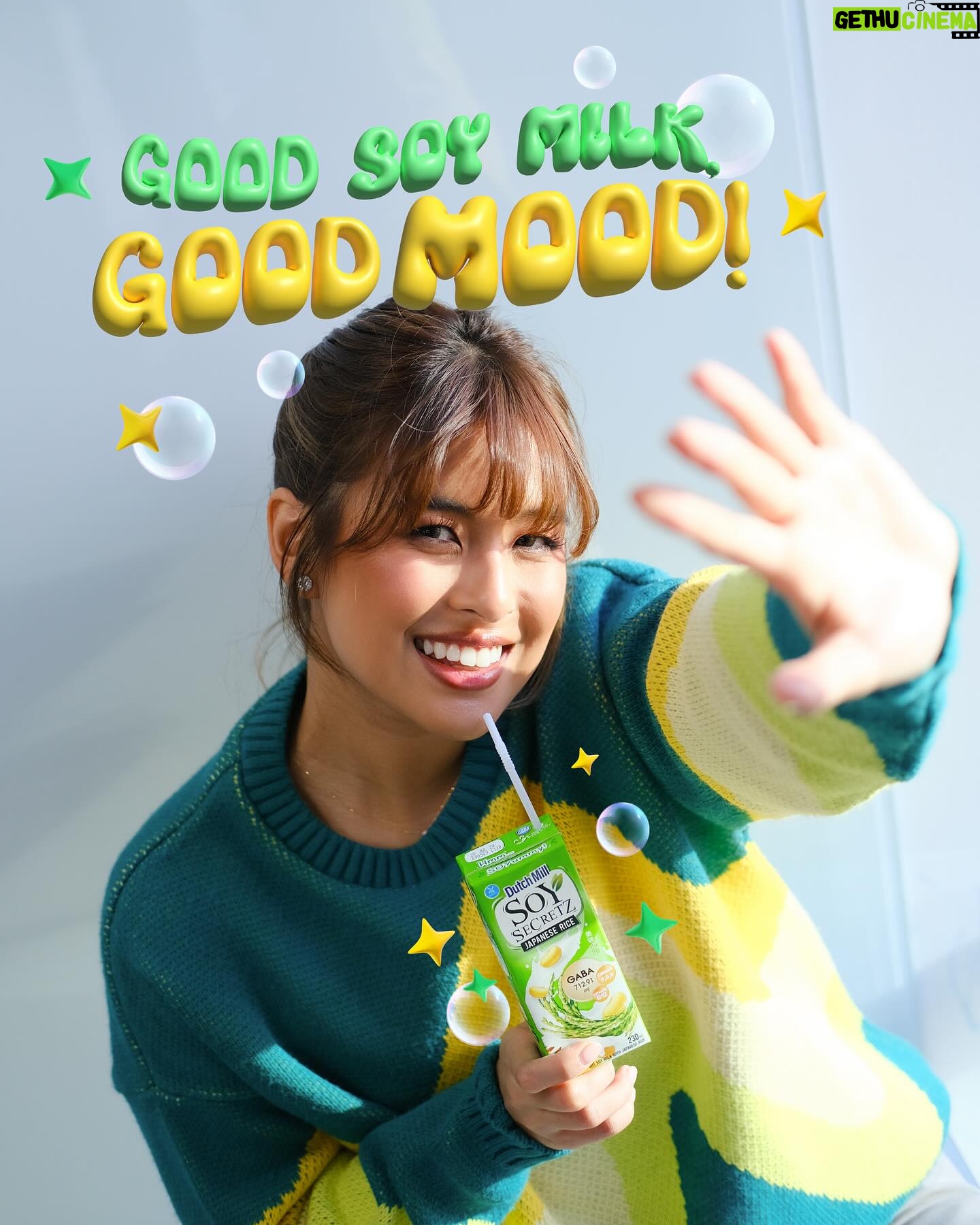 Gabbi Garcia Instagram - Wondering what’s this matcha-like drink? 💚 It’s @dutchmillsoysecretz Japanese Rice! Go try something unique and yummy today 🌸✨ Available in supermarkets, groceries, & convenience stores nationwide! #DutchMillSoySecretzxGABBI #SoySecretlyYummy