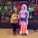 Gabby Barrett Instagram - “I’m sorry I ruined your lives and crammed 11 cookies into the VCR” - Buddy ✨🤎 Merry Christmas yall!