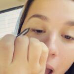 Gabby Barrett Instagram - I will pay 100$ to someone who can put on neat winged eyeliner in a moving vehicle :)))))))) 😊👎🏻