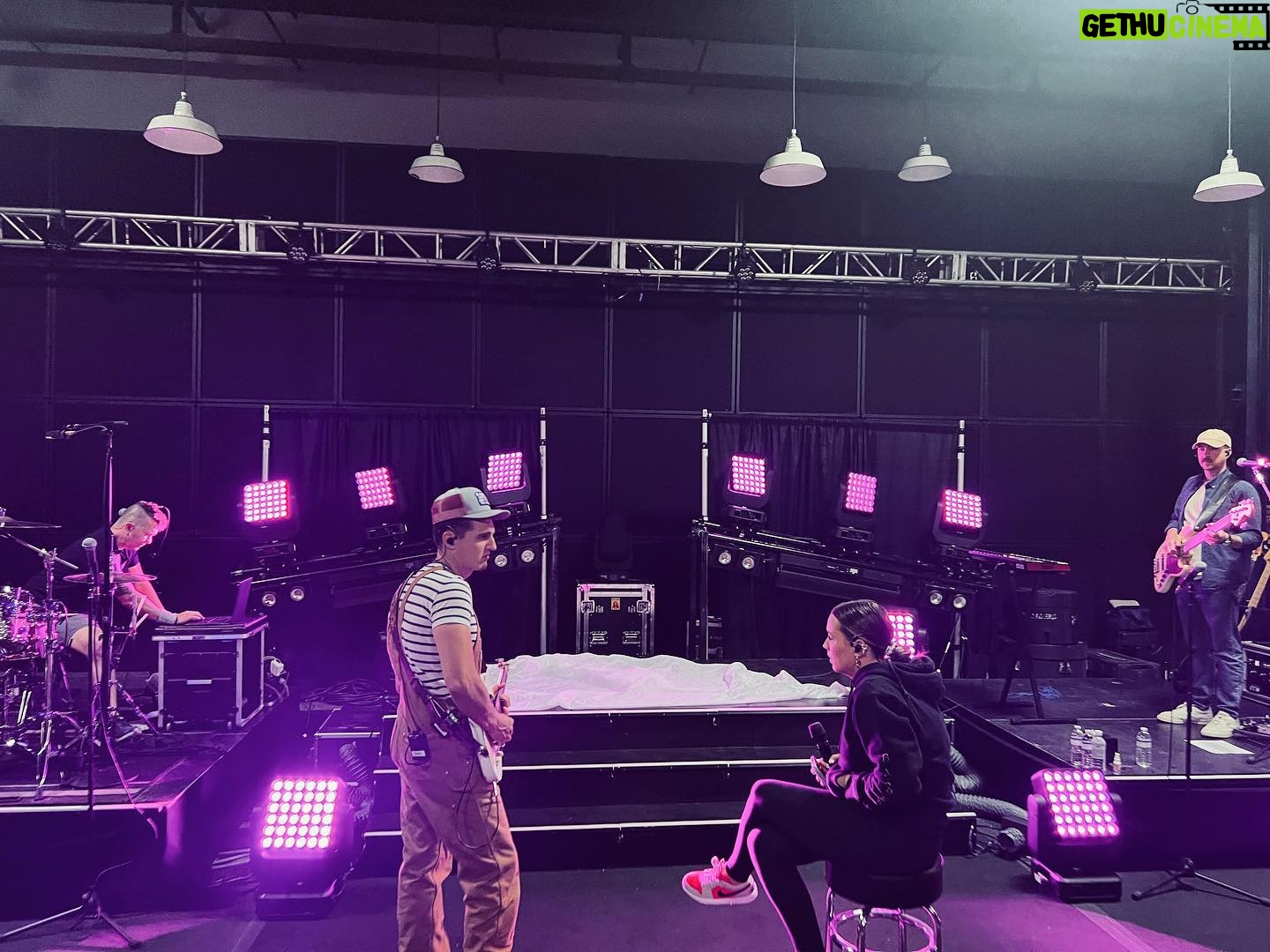 Gabby Barrett Instagram - Been hard at work rehearsing & getting a solid show down for y’all this year. STARTS TONIGHTTTTT! Let’s go Vidalia GA!!!! Go get your tickets to come see us this year… unreleased music from Album #2 may or may not be in the show ;)